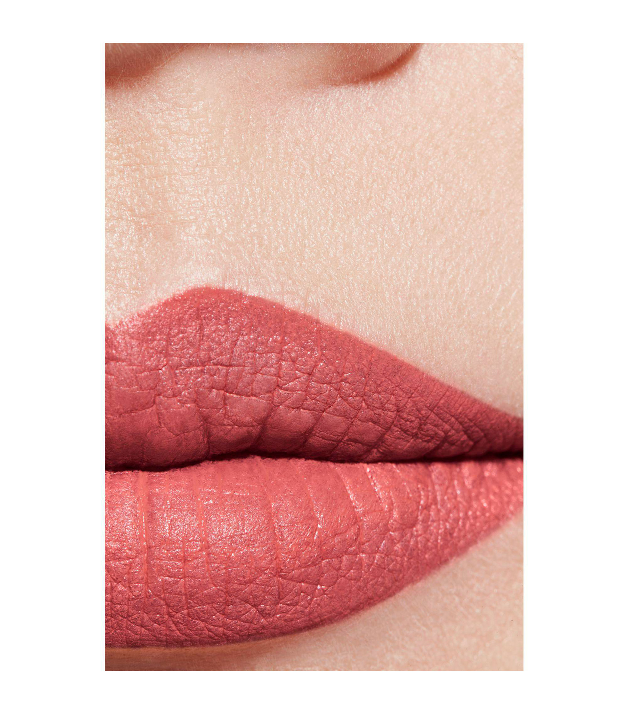 BARRA DE LABIOS ATERCIOPELADA LUMINOSA, 3.5 G